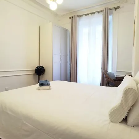 Haussmann 2br In Le Marais For 6 & 3mns To Metro