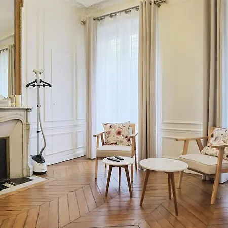 Haussmann 2br In Le Marais For 6 & 3mns To Metro * Paris