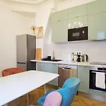 Haussmann 2br In Le Marais For 6 & 3mns To Metro 巴黎