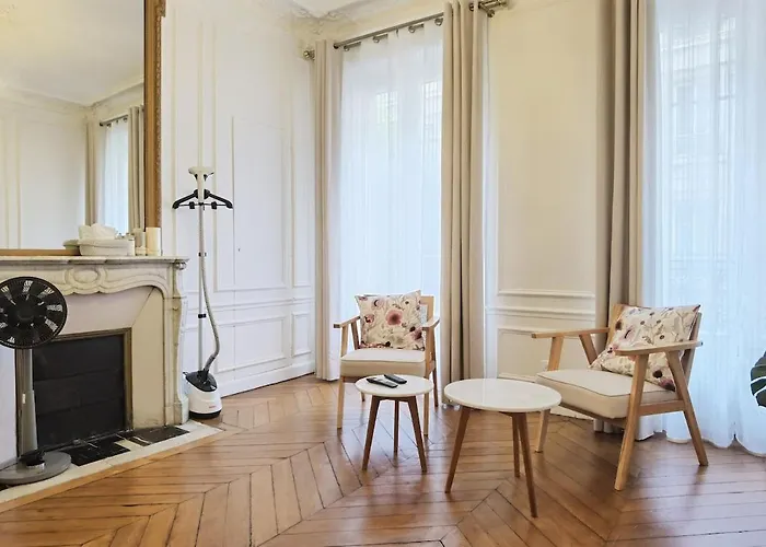 Haussmann 2br In Le Marais For 6 & 3mns To Metro * 巴黎