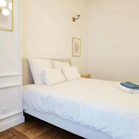 Апартаменты Haussmann 2br In Le Marais For 6 & 3mns To Metro